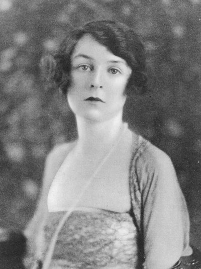 Freda Dudley Ward, 1918 by English Photographer